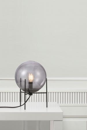 Elegante Schwarze Tischleuchte mit Rauchglaskugel für ein stillvolles Wohnambiente
